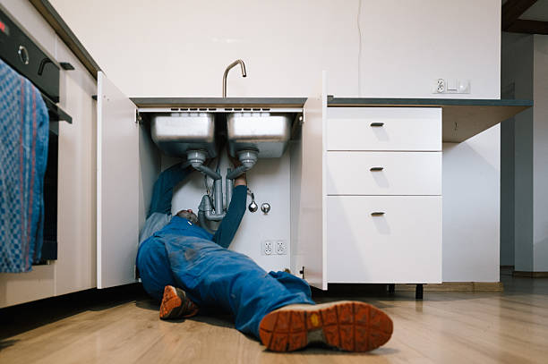 Professional Leak Detection technician working in Lacon, IL